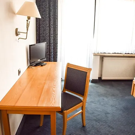 Bergwiesen - Mit Balkon Oder Terasse 호텔 *