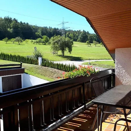 Bergwiesen - Mit Balkon Oder Terasse 호텔